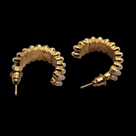 Womwns Gold And Pearl Earring Set Trio - Picture 7 of 13